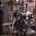 [PRE-ORDER 2021] HOT TOYS 1/6 STAR WARS THE MANDALORIAN : IG-11 - 36 CM