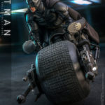 [PRE-ORDER SEPTIEMBRE 2022] HOT TOYS 1/6 THE DARK KNIGHT RISES : BATMAN DX SERIES & BAT-POD