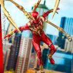 HOT TOYS 1/6 SPIDER-MAN : IRON SPIDER ARMOR - 30 CM