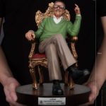 [PRE-ORDER DICIEMBRE 2022 ] BEAST KINGDOM MASTER CRAFT ESTATUA STAN LEE THE KING OF CAMEOS - 33 CM
