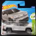 [DISPONIBLE] HOT WHEELS 2025 1/64 HW EV: SILVERADO EV RST